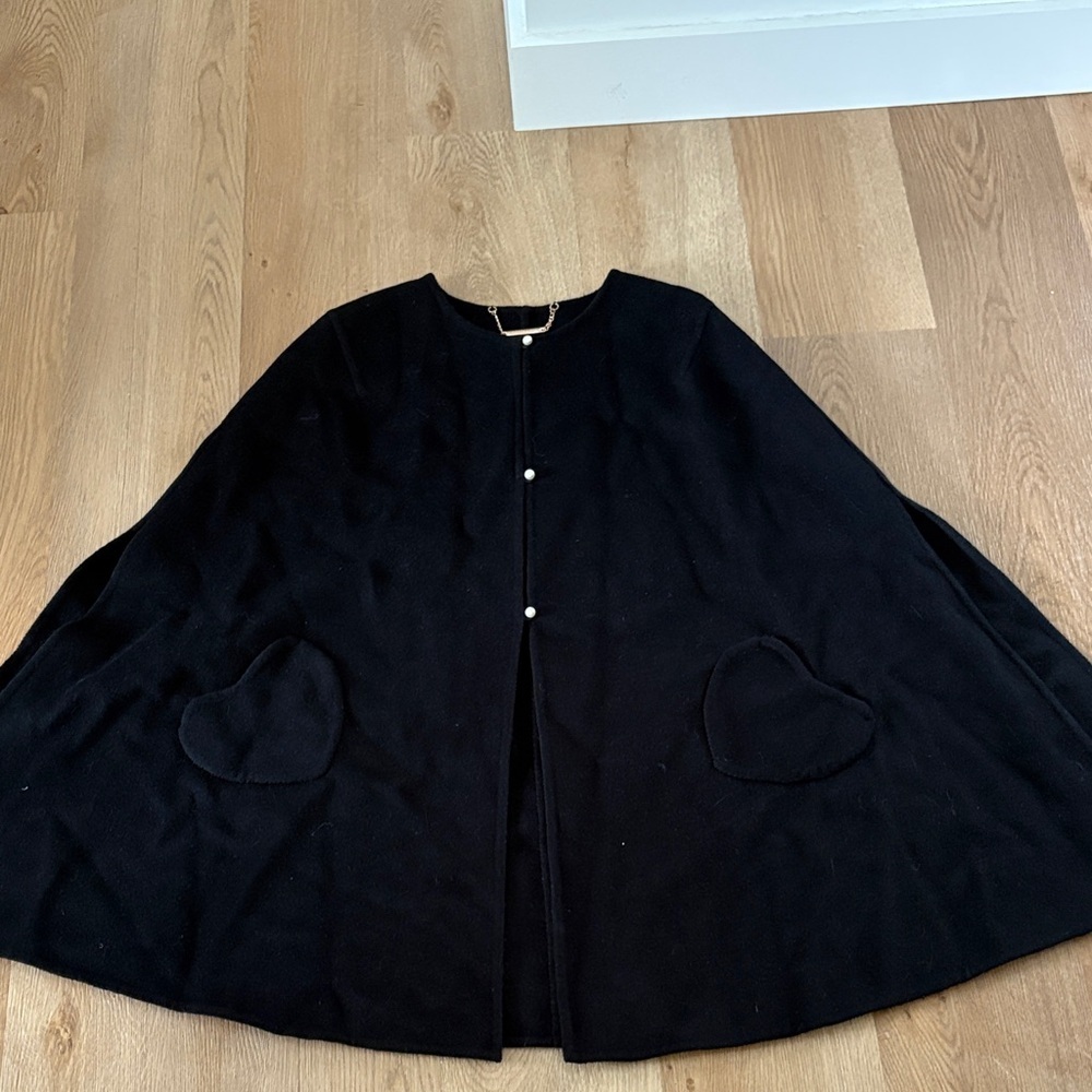 Black Women’s Cape Coat - Picture 1 of 3